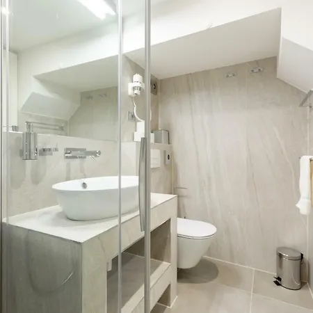 Roko Luxury 2 Penzion 4*