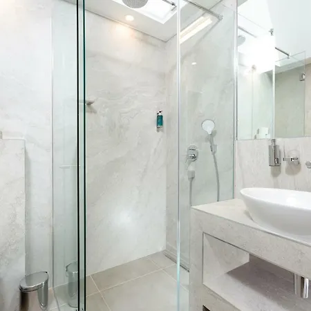 Pensión Roko Luxury 2 4*